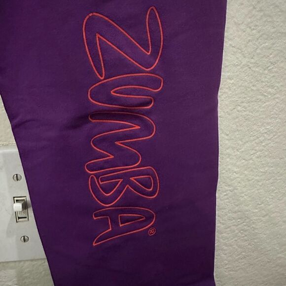 ZUMBA LEGGINGS  - Picture 4 of 6